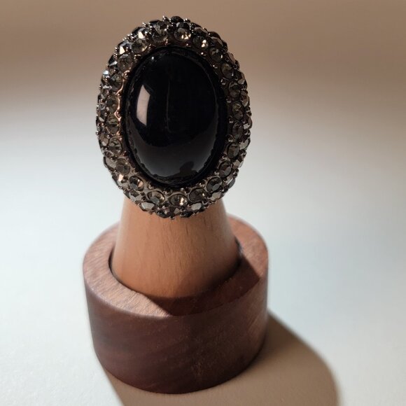 Jewelry - Black Glass Gem Ring with Rhinestones Size 7 Preowned Evening Jewelry